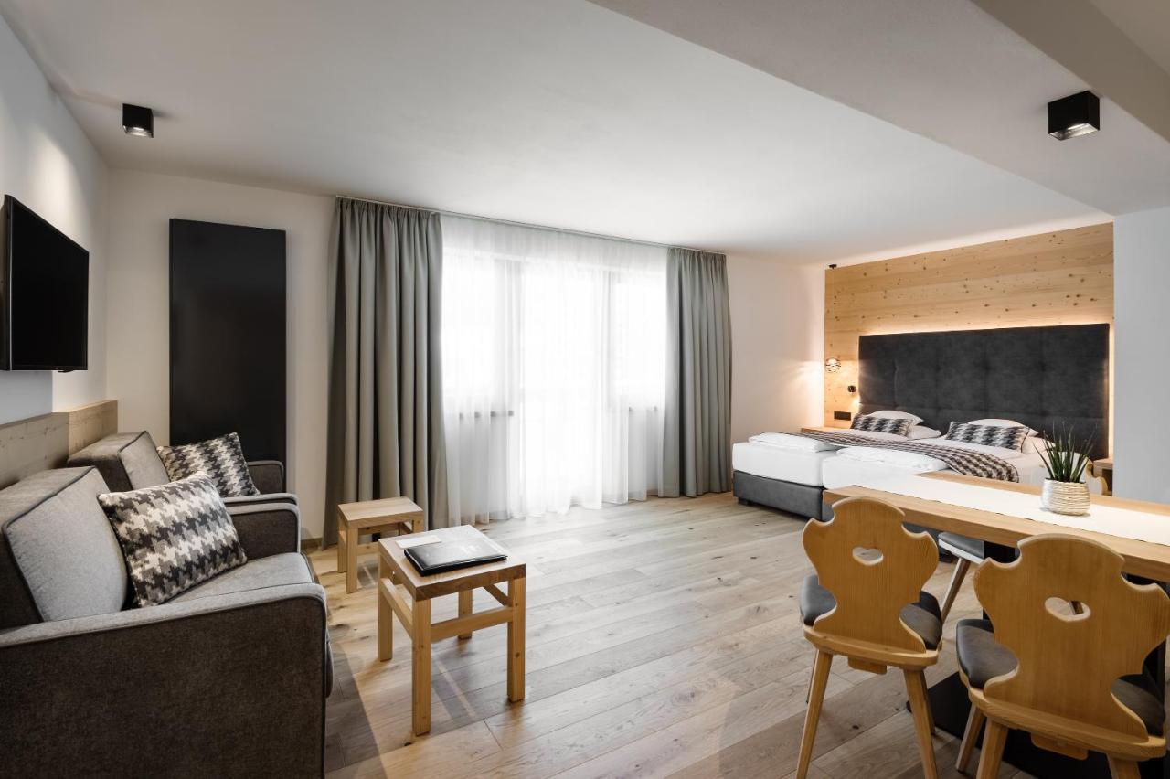 Hotel Arkadia - "Adults Only" コルヴァーラ・イン・バディーア エクステリア 写真