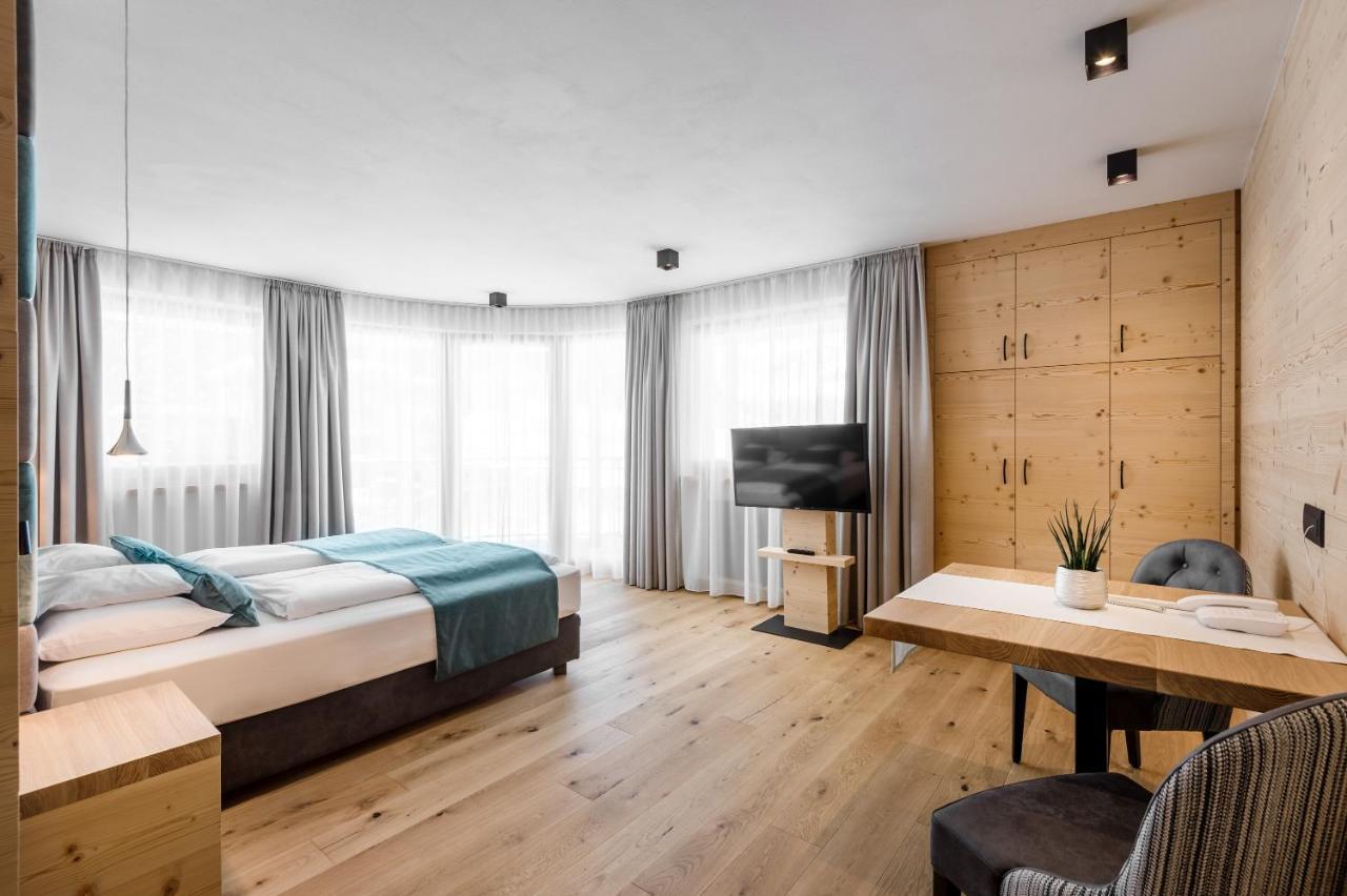 Hotel Arkadia - "Adults Only" コルヴァーラ・イン・バディーア エクステリア 写真